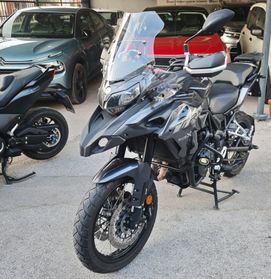 Pari a nuova Benelli TRK 502X 2024 ANCORA IN GARANZIA