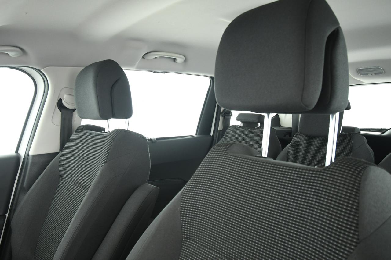 PEUGEOT 5008 1.6 hdi 8v Active 115cv COMMERCIANTI+7 POSTI