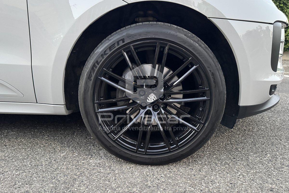 PORSCHE Macan 2.0