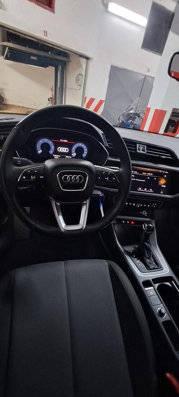 Audi Q3 35 TDI S tronic Business Advanced