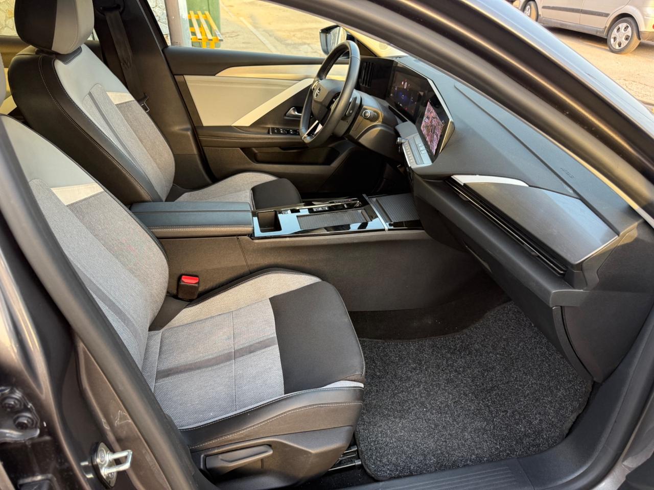 Opel Astra 1.2 Turbo 130 CV Elegance