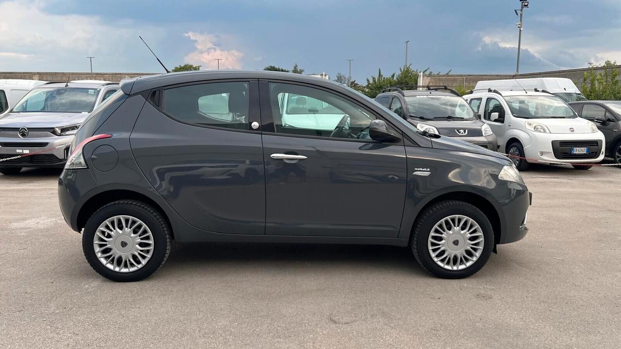 Lancia Ypsilon 0.9 TwinAir 85 CV 5 porte Metano Ecochic Mya