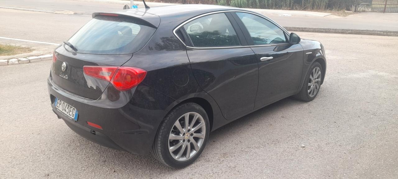 Alfa Romeo Giulietta 1.6 JTDm-2 105 CV Exclusive