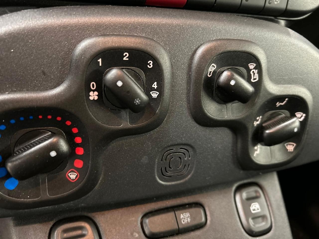 Fiat Panda CROSS 1.0 FireFly Hybrid SPOTICAR