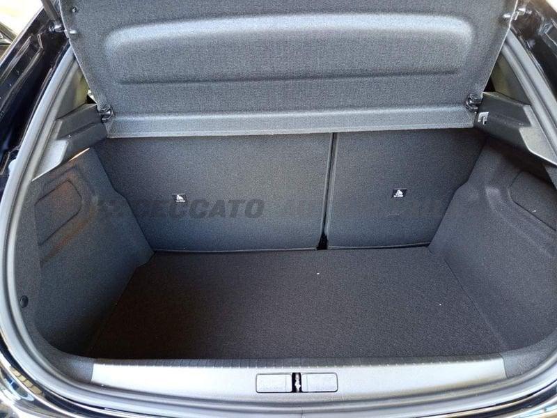 Peugeot 208 208 1.2 hybrid GT 136cv e-dcs 6