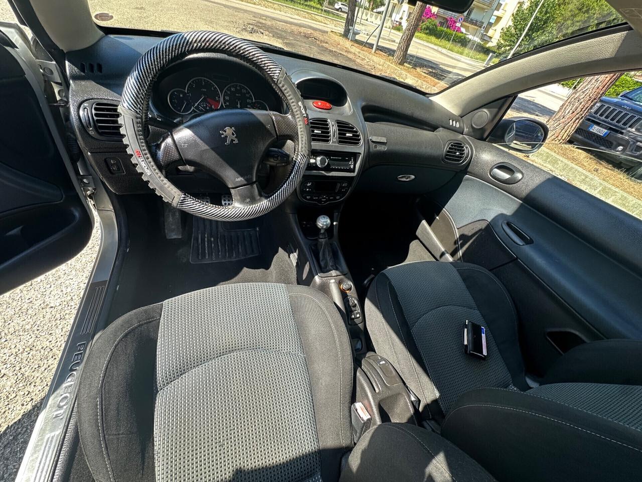 Peugeot 206 1.6 HDi cabriolet 2005 bluetooth.