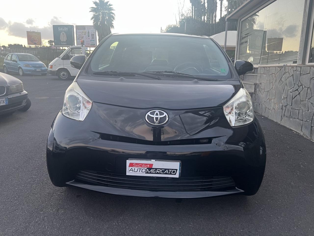 toyota iq automatica colore nera benzina come nuov