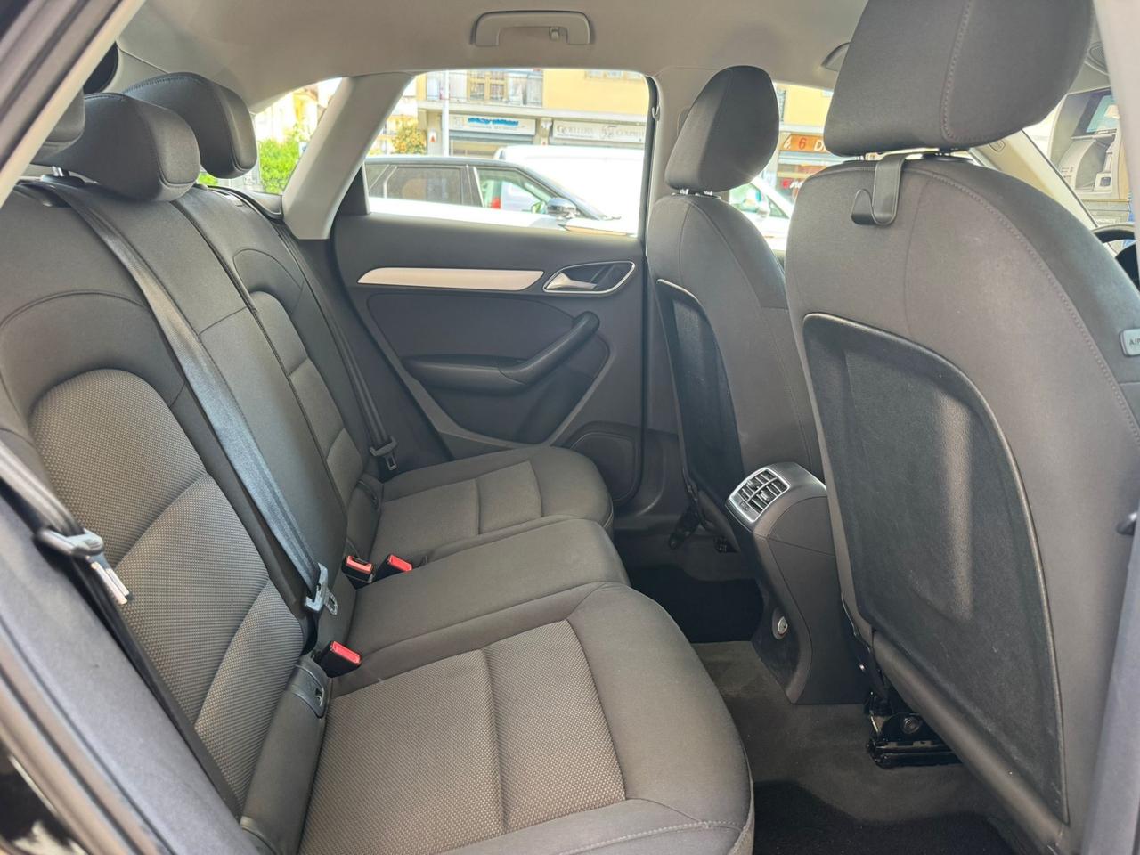 Audi Q3 2.0 TDI 120 CV S tronic line Edition