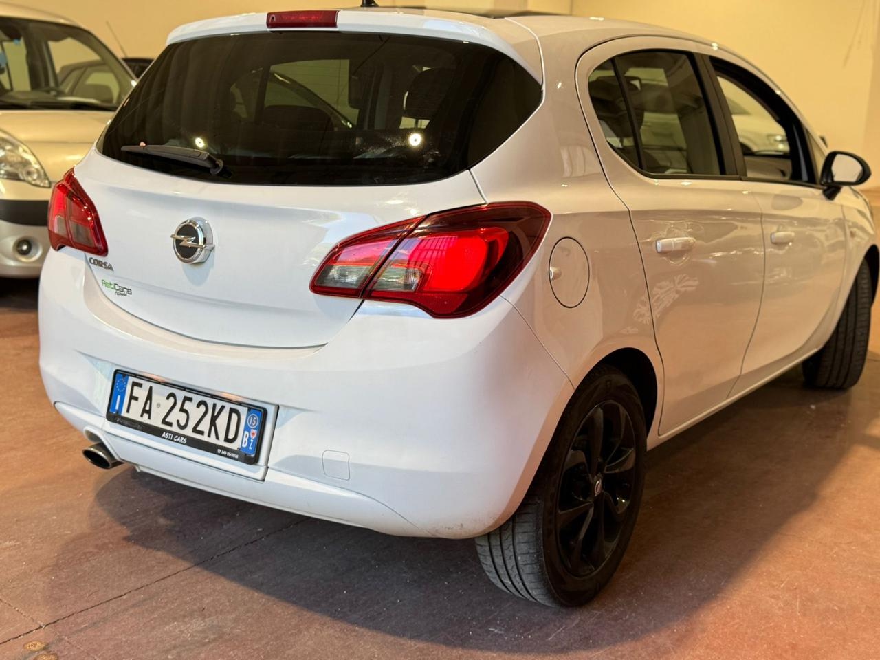 Opel Corsa 1.2 5 porte b-Color SI NEOPATENTATI