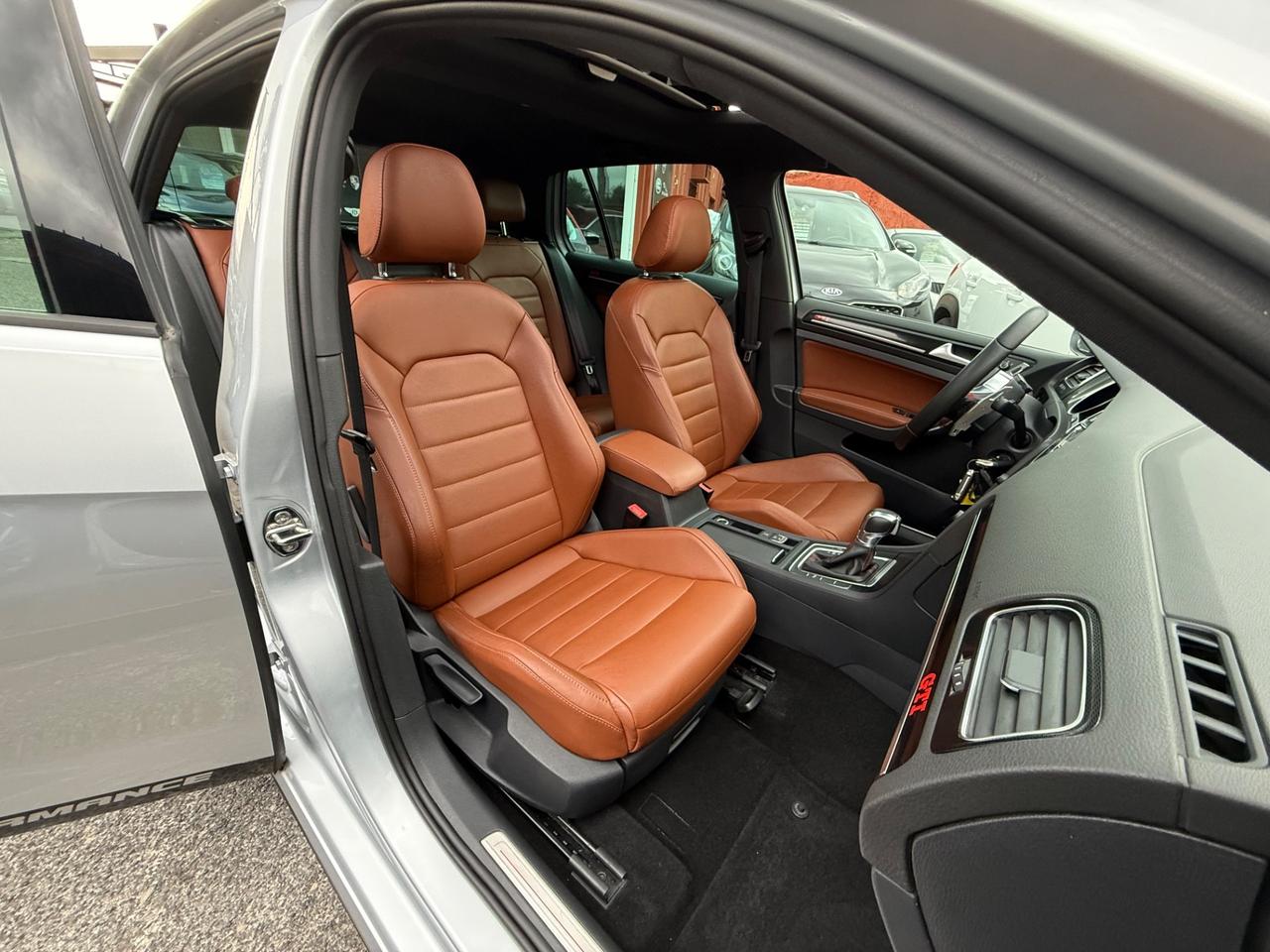 Golf GTI Performance 2.0 TSI DSG-RATE-PERMUTE-