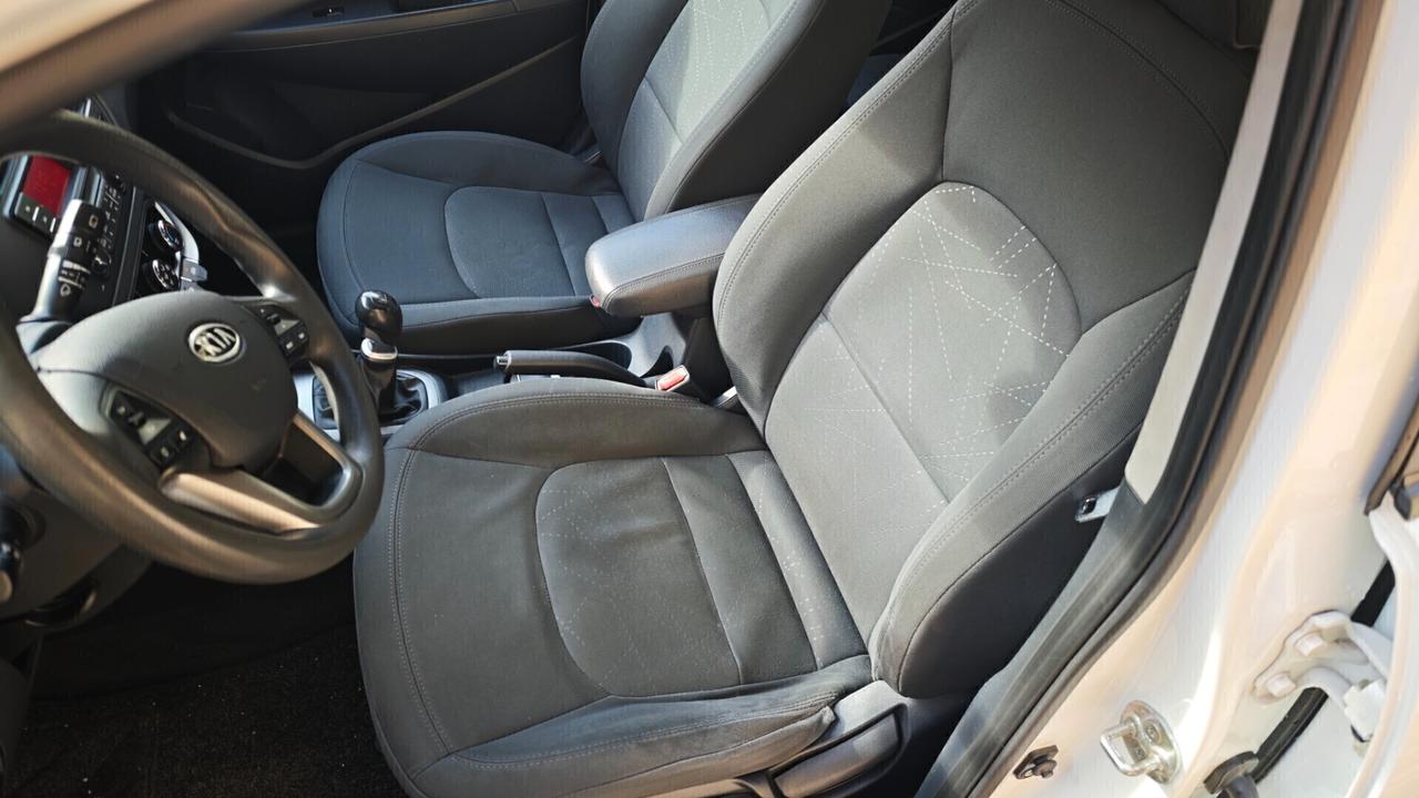 Kia Rio 1.4 CRDi 5p. Cool diesel 90cv