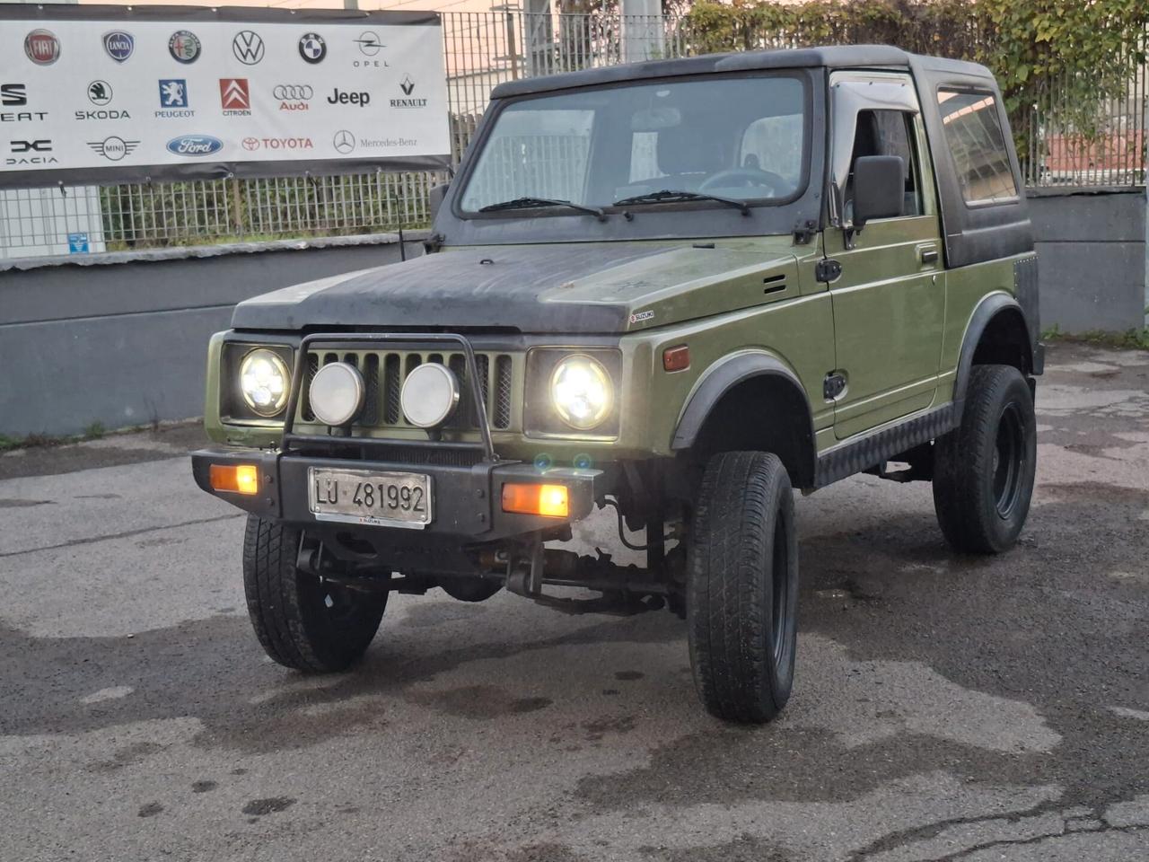 Suzuki SJ 410 SJ410 Cabriolet De Luxe