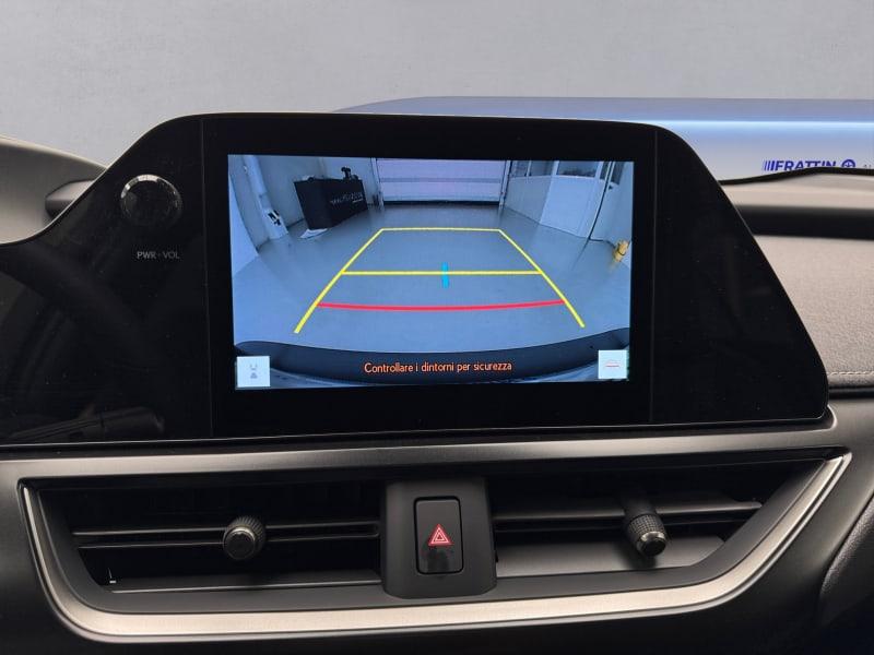 LEXUS UX HYBRID 4WD DESIGN