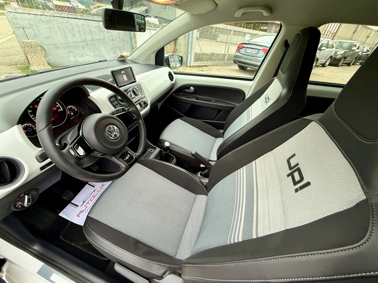 Volkswagen up! 1.0 75 CV 5p WHITE NEOPATENTATI