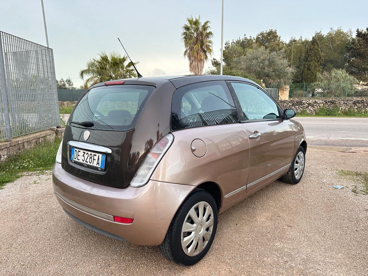 Lancia Ypsilon 1.3 MJT 75 CV Oro Bianco-2007