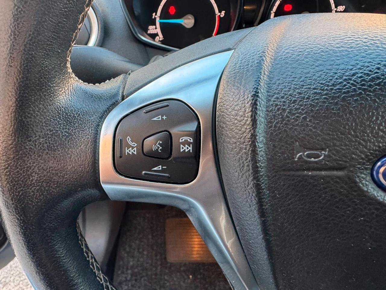 FORD FIESTA 1.5 TDCI 75 CV. E6 TITANIUM NAVI+CERCHI