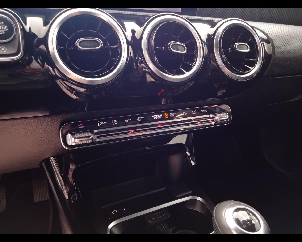 Mercedes-Benz Classe A - W177 2018 - A 180 d Sport Night edition