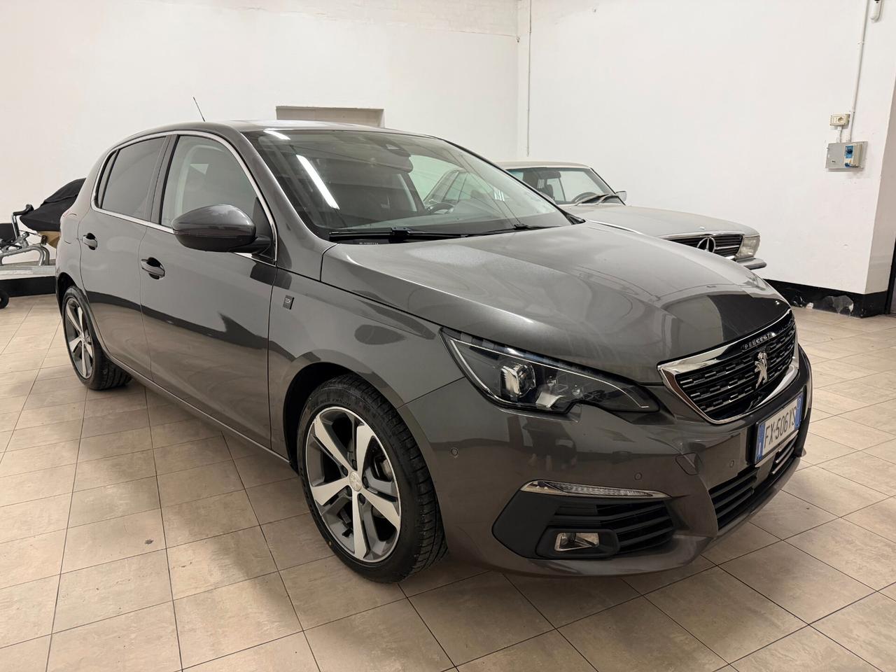 Peugeot 308 2019 BlueHDi 130 S&S EAT8 Tech Edition
