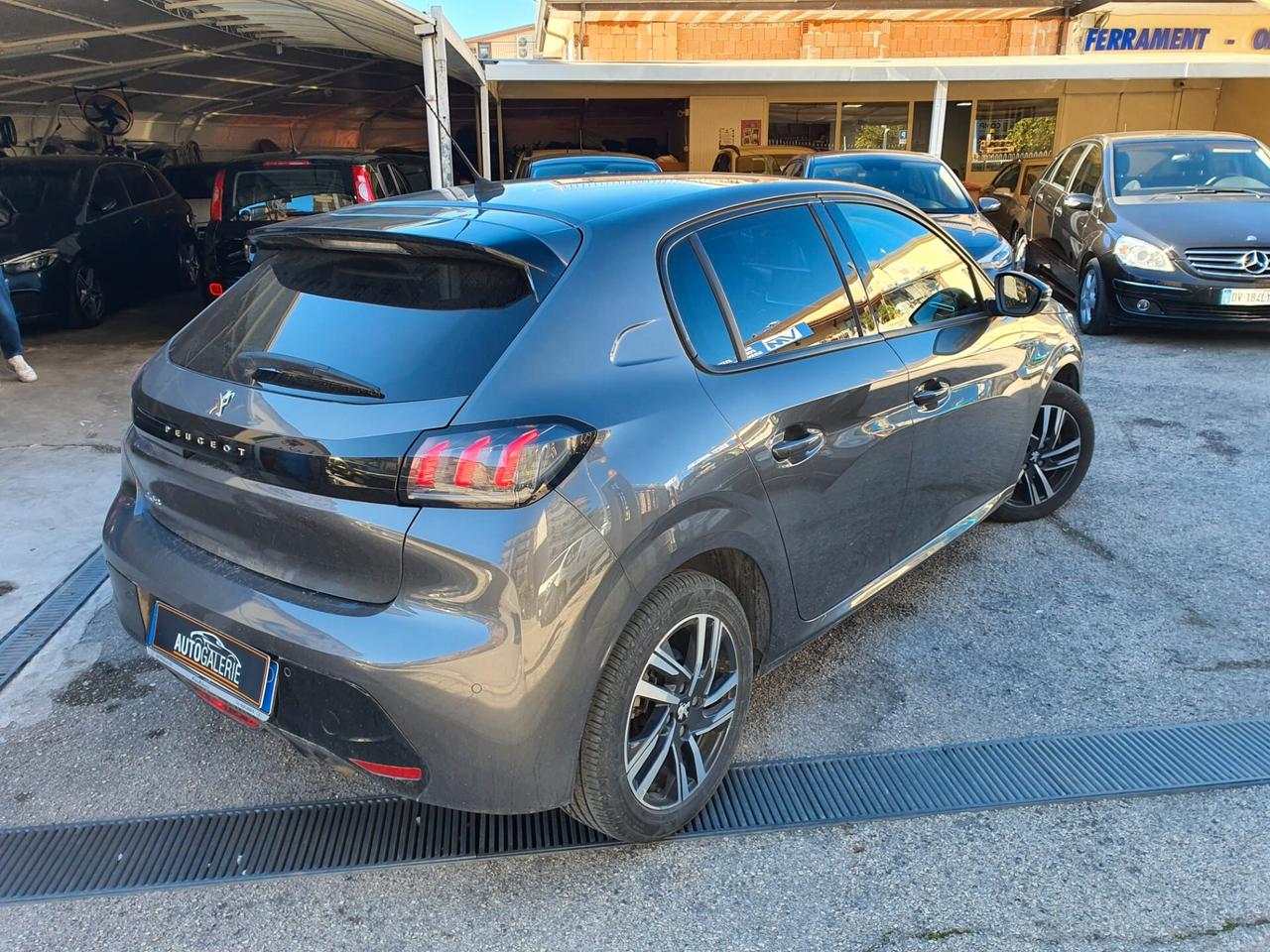 Peugeot 208 1.2 100cv/LED/NAVI/RETROCAMERA/ETC