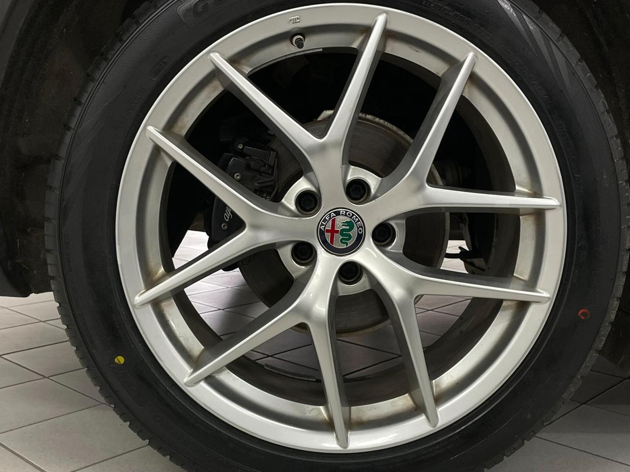Alfa Romeo Stelvio 2.2 TD 190 CV EXECUTIVE CERCHI 20 PELLE TOTALE GOMME NUOVE RETROCAMERA PADDLE