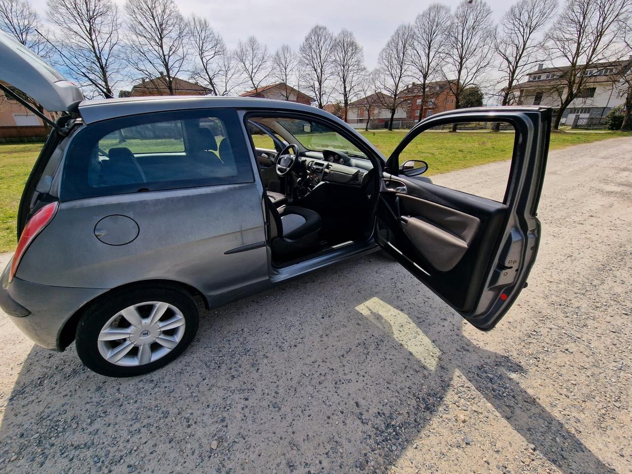 Lancia Ypsilon 1.2 60cv motore Fire motore con solo 45mila km i