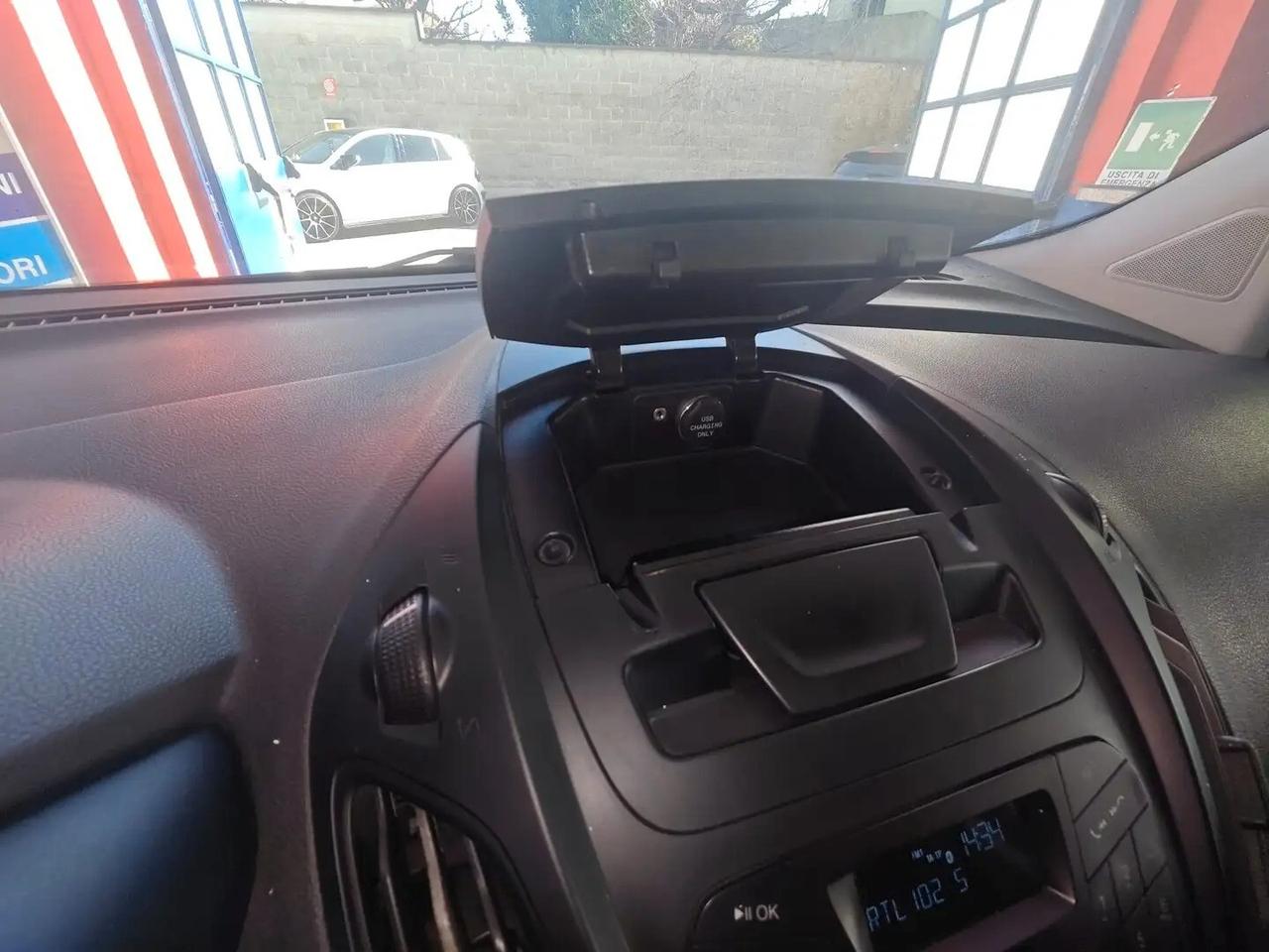 Ford Transit Courier 1.5 TDCi 95CV Van Entry