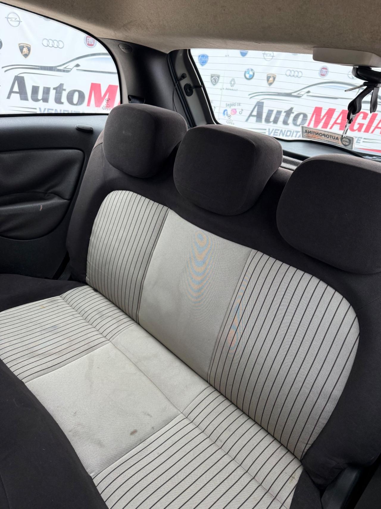 Lancia Ypsilon 1.3 MJT 75 CV Platino