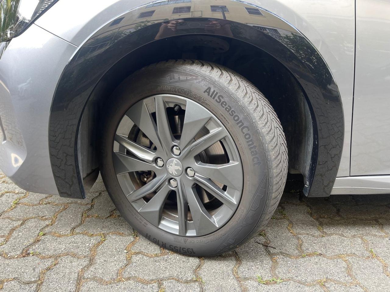 Peugeot 208 Allure e-208 #5990