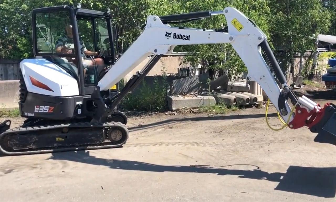 Bobcat  E35Z,