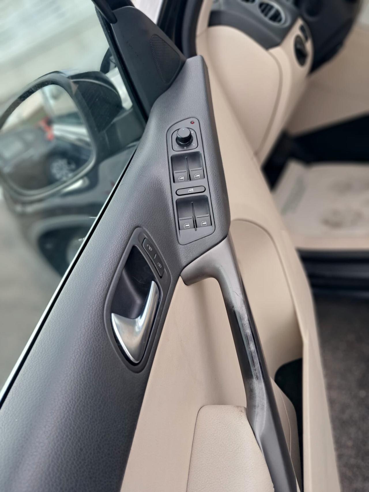 Volkswagen Tiguan 2.0 TDI DPF 4MOTION tiptronic Sport & Style