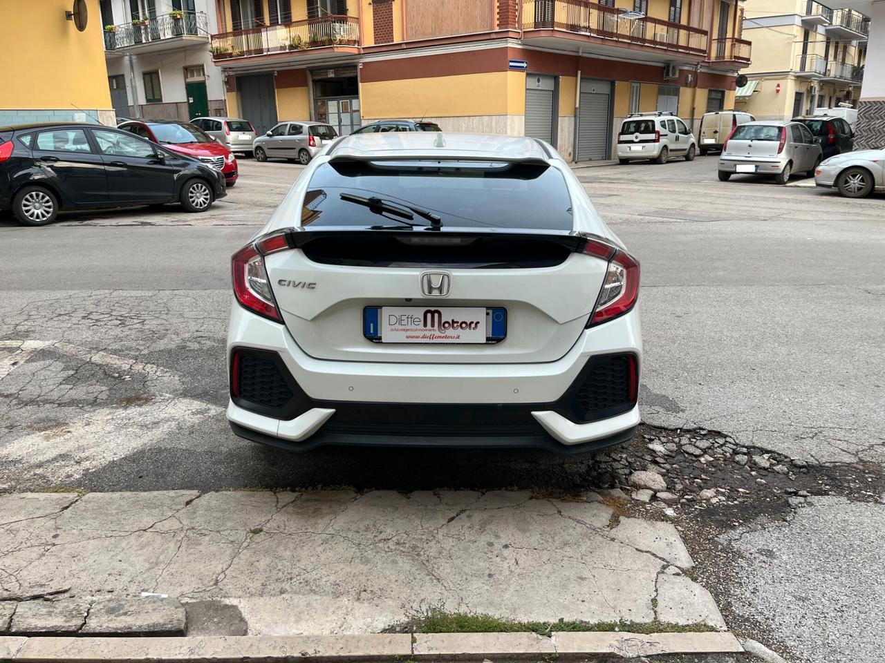 Honda Civic 1.6 5 porte Elegance Navi