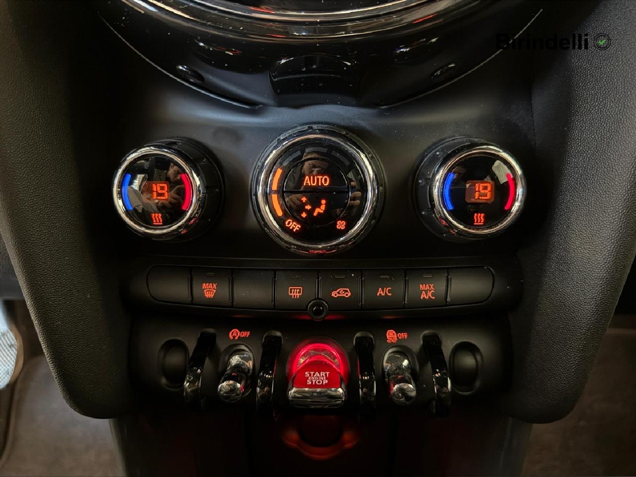 MINI Mini 4ª serie (F56) - Mini 1.5 Cooper Essential