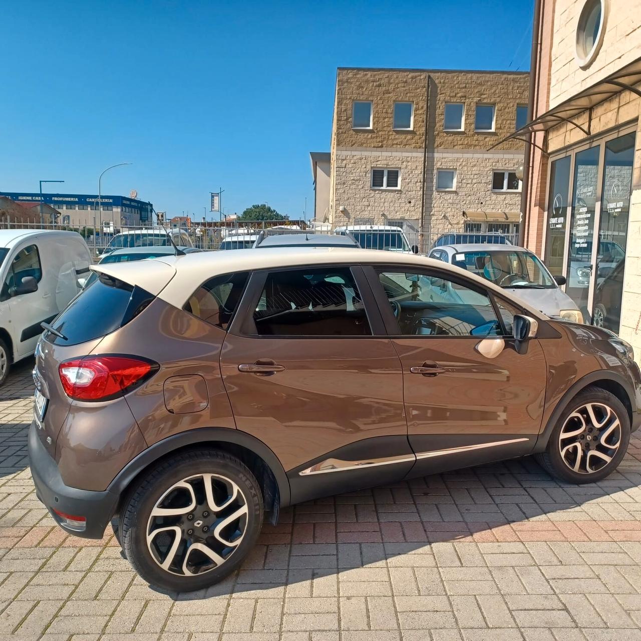 TENUTA IN MODO MANIACALE SEMPRE IN GARAGE CAPTUR 1.5