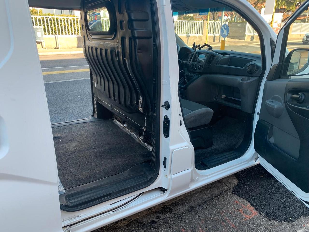 Nissan NV200 doppia porta laterale