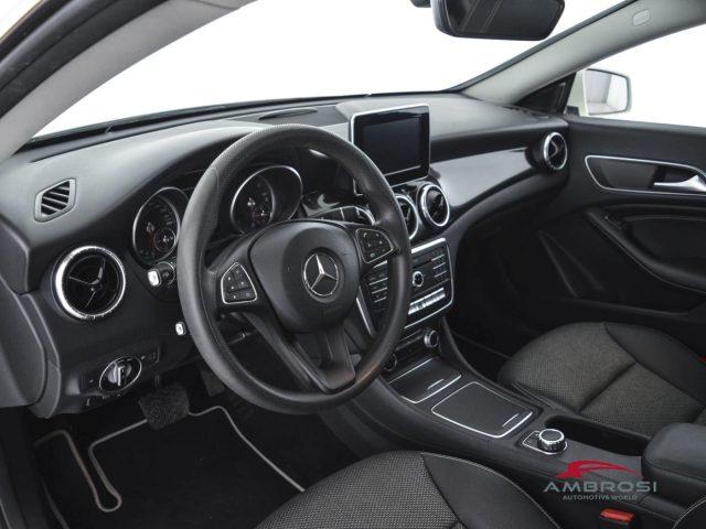 MERCEDES-BENZ CLA Shooting Brake  200 d Automatic Business