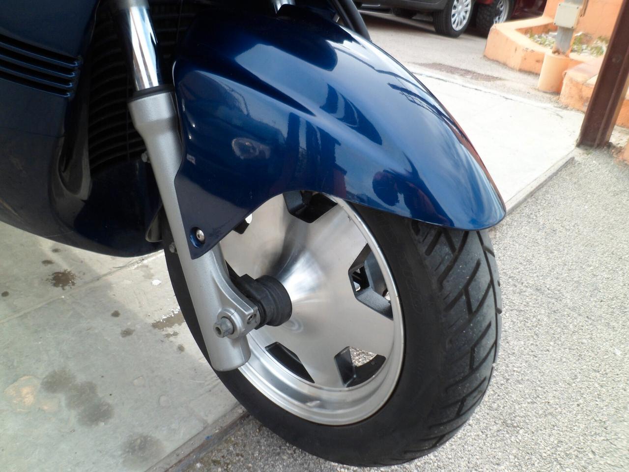 Suzuki burgman 400 solo km25000 anno 01
