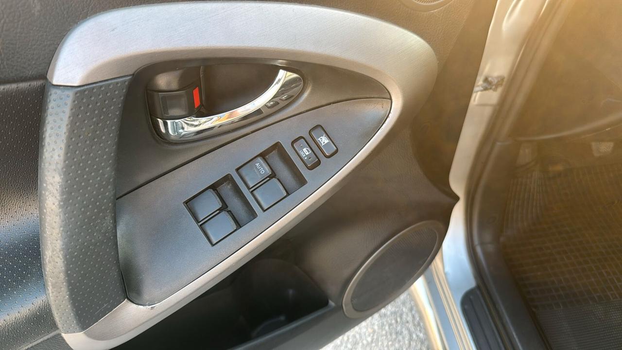 Toyota RAV 4 RAV4 Crossover 2.2 D-4D 177 CV Luxury Garanzia