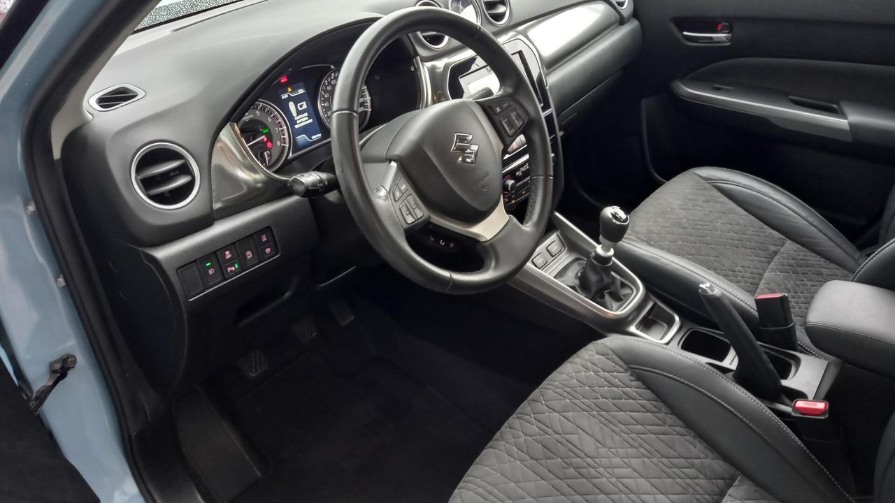 Suzuki Vitara 1.4 Hybrid Top