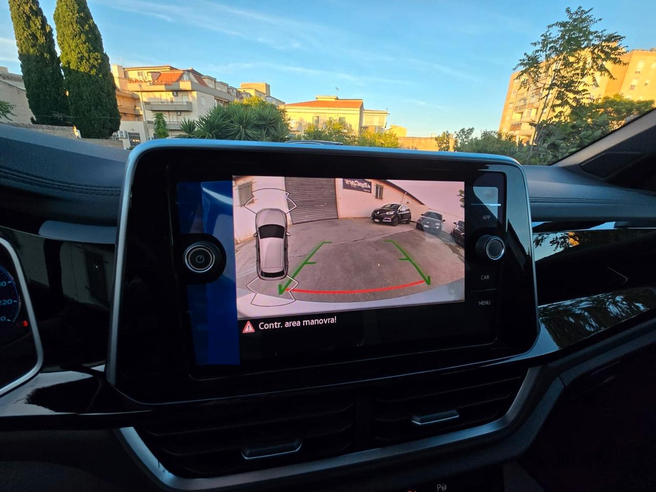 Volkswagen T-Roc 1.0 TSI R-Line 110 cv - 2022