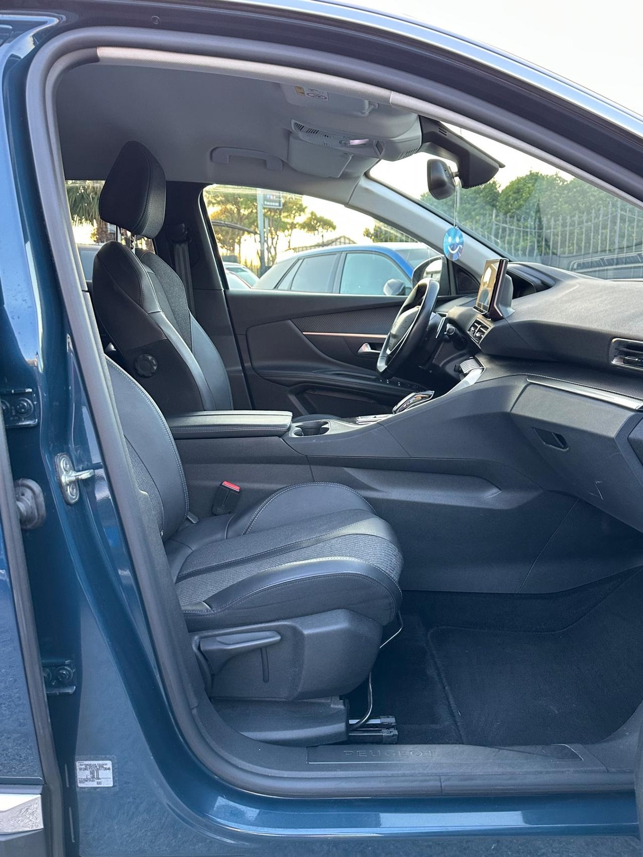 Peugeot 3008 1.5 HDI 130 EAT8 Allure Pack 2022