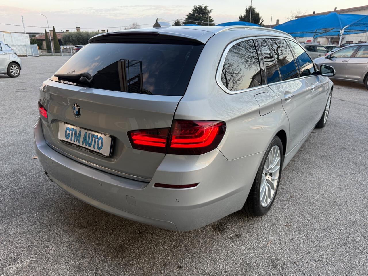 Bmw 520 520d Touring LUXURY -2.0 Diesel 190 CV -Automatica