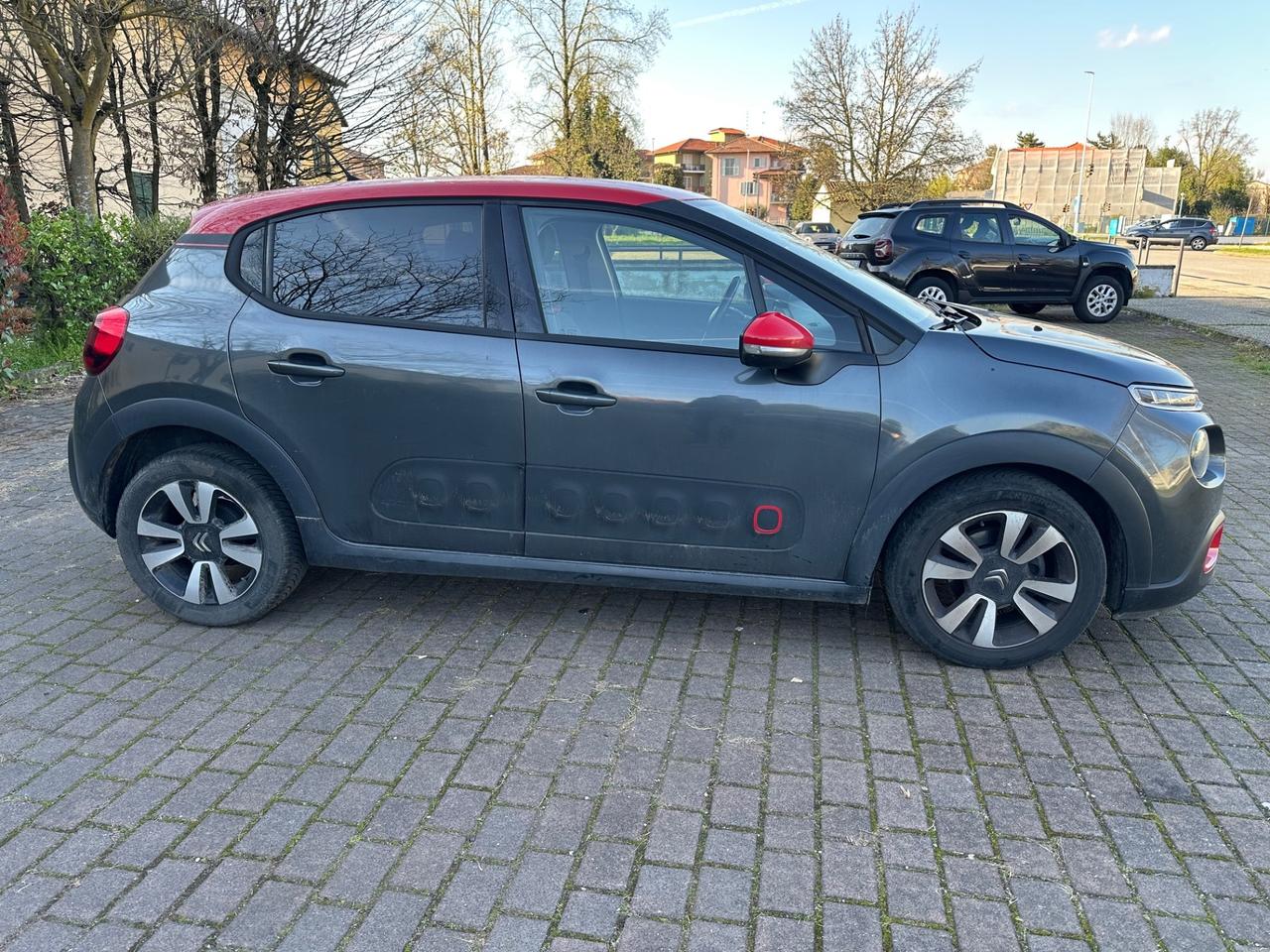 Citroen C3 MOTORE GIRA BENE MA MANGIA ACQUA