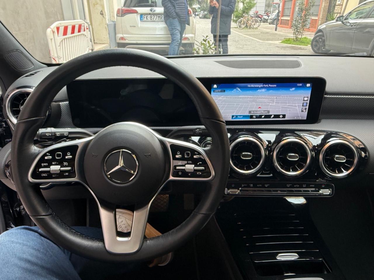 Mercedes-benz A 180 d Automatic Business Extra solo da QUALITYCARS PESCARA