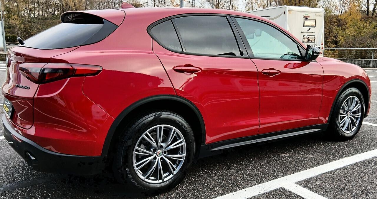 Alfa Romeo Stelvio 2.2 Turbodiesel 160 CV AT8 RWD Business