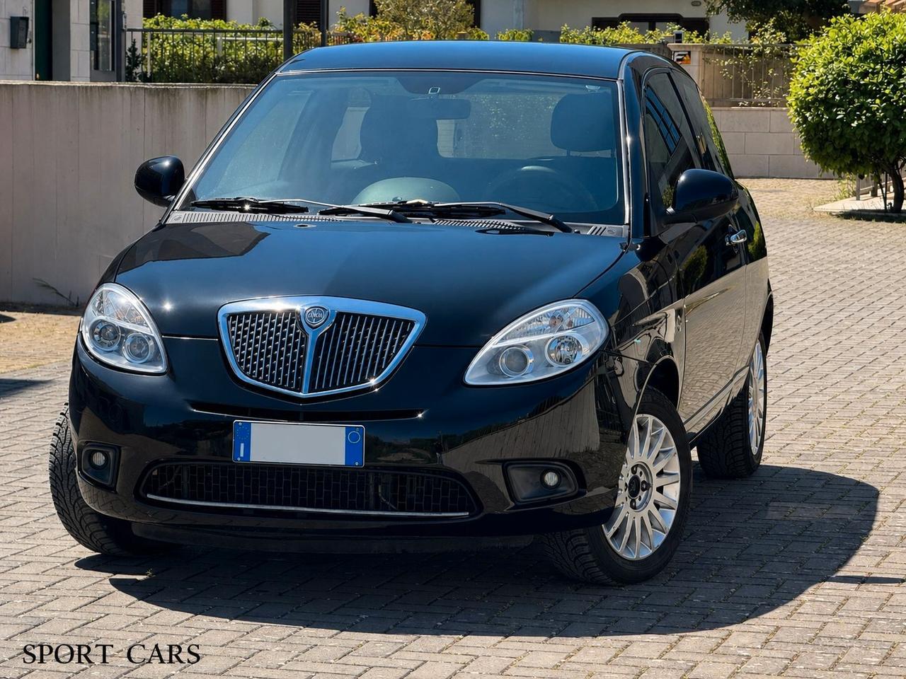 Lancia Ypsilon 1.3 MJT 75 CV Unyca