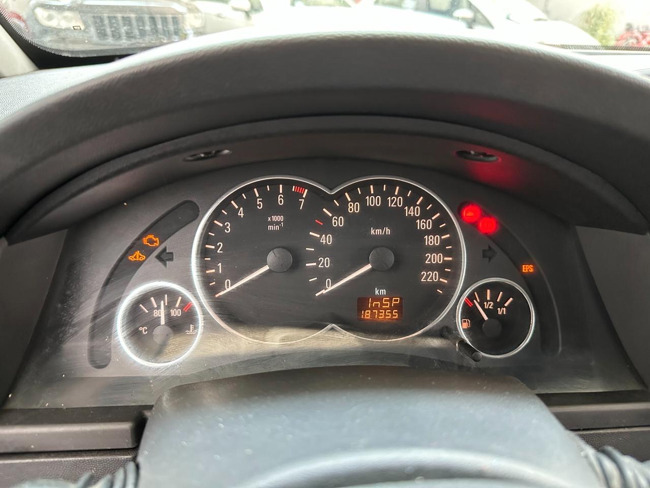 Opel Meriva 1.4 Benz (Euro 4), spaziosa e ben funzionante