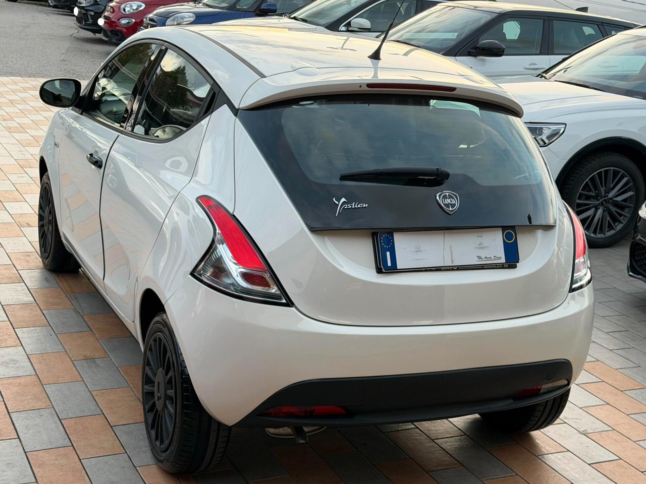 Lancia Ypsilon 1.2 69 cv. ELEFANTINO BLU