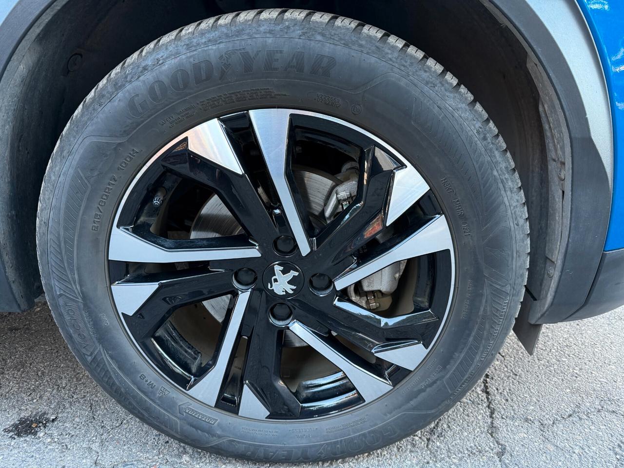 Peugeot 2008 motore elettrico 136 CV GT