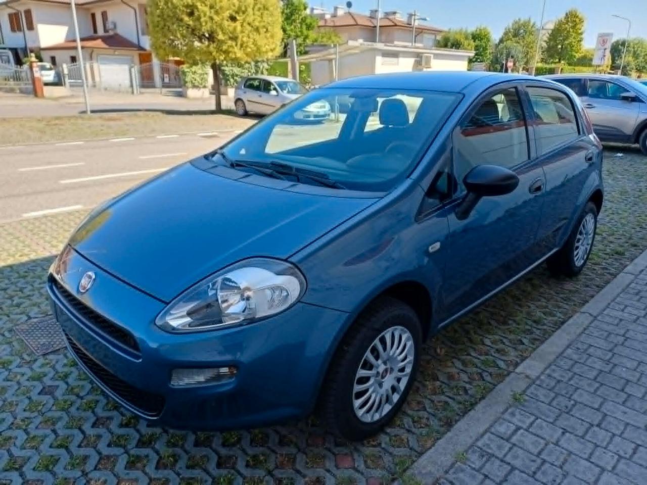 Fiat Punto 1.4 8v 77 cv 5 porte Natural Power Street
