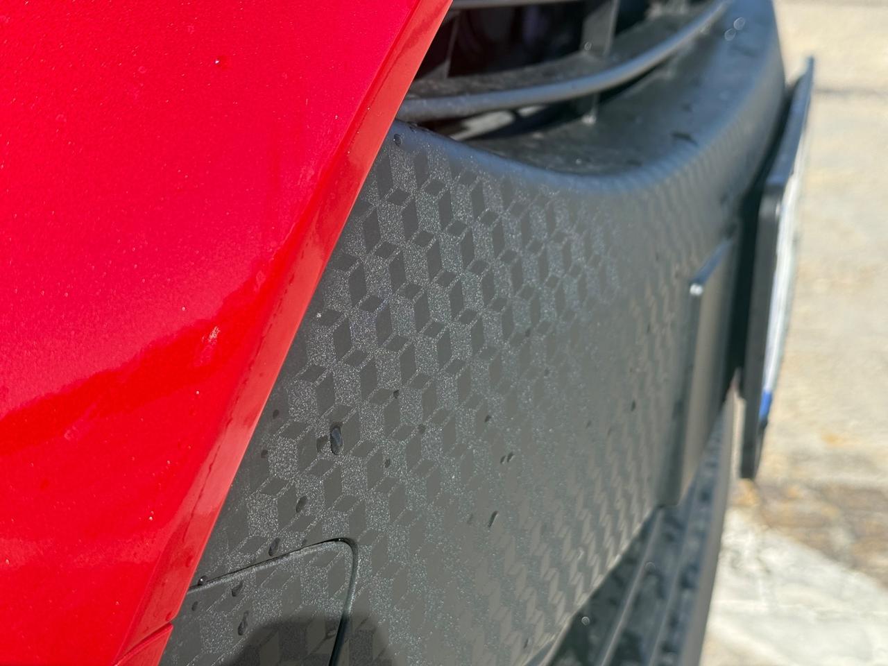 Toyota Yaris 1.5 Hybrid 5 porte red 2025